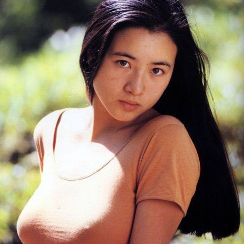 女優【原田美枝子】美白の今からは想像できない日焼けした肌とヌード