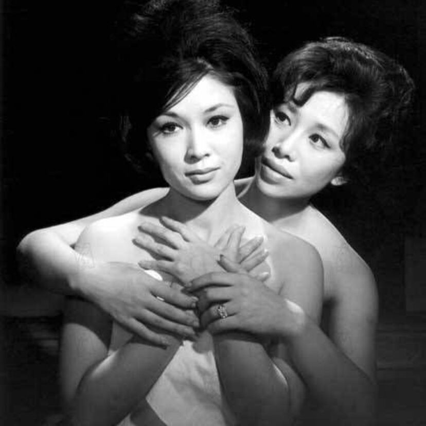 人妻・園子と若く美しい光子の同性愛描写がエロチックな「卍（まんじ）」。演じるのは若かりし頃の岸田今日子と若尾文子