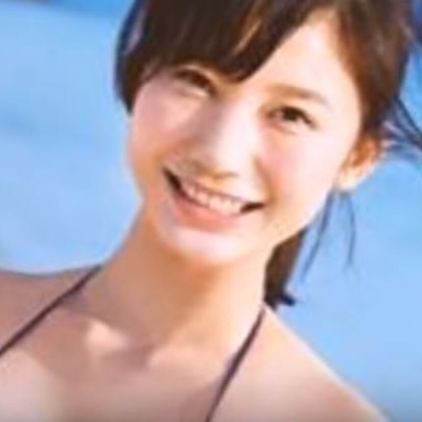 日給3.3万！「リアル峰不二子」小倉優香のグラビア撮影を補助するアルバイト求人！！