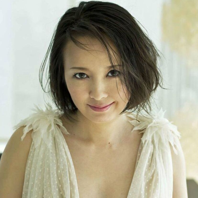 41歳の高橋由美子が14年ぶりグラビアで巨乳を大胆露出！昔のグラビアと徹底比較！