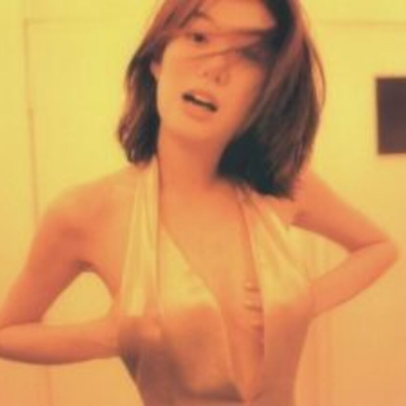 【ともさかりえ】貴重な手ぶらセクシー画像からプライベートと思われるちょっとエッチな画像を振り返る。