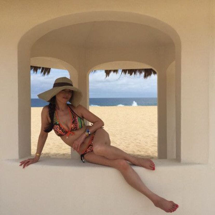 「貝殻ビキニ」で有名な武田久美子（50）が久々に披露したビキニ姿が若々しすぎると話題に！！