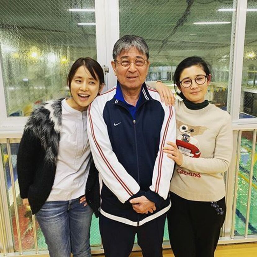 あの「石田ゆり子＆石田ひかり」姉妹がプールで奇跡の2ショットを披露！！