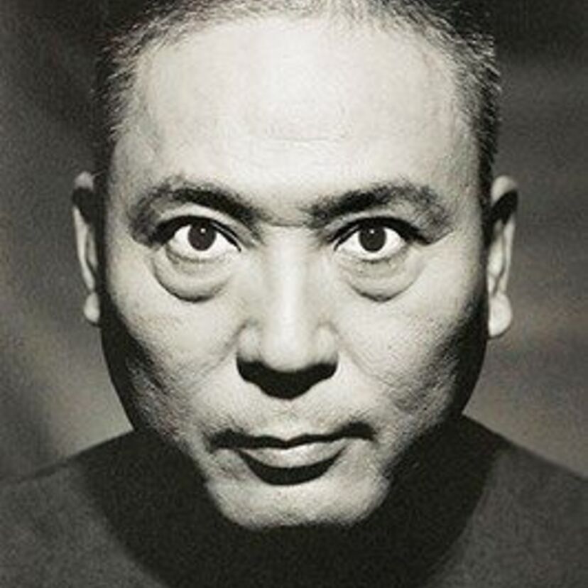 80年代後半過激なヌード写真ばかりを撮影していた写真家『加納典明』！！現在は別の職業に・・・。