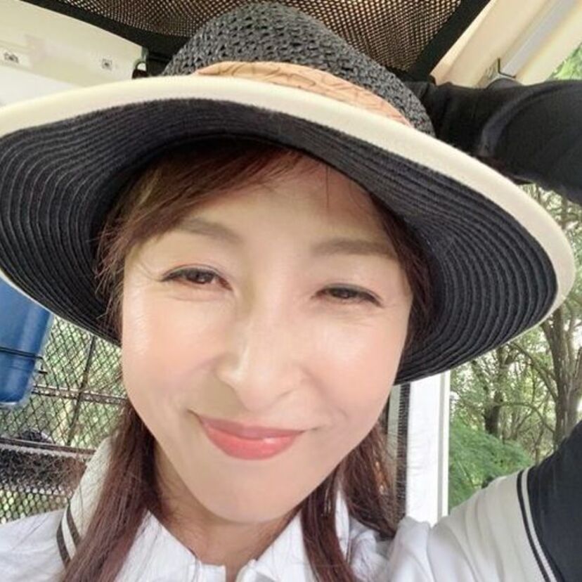 かとうれいこ（52）、巨乳グラドル時代さながらの若々しさ溢れる最新ショットを披露！！