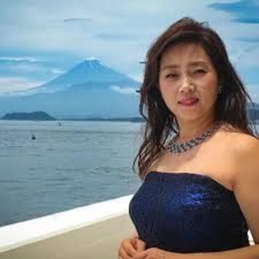 【藤吉久美子】ベテラン美人女優としてご活躍！不倫疑惑・号泣会見やセクシーショットを振り返る！