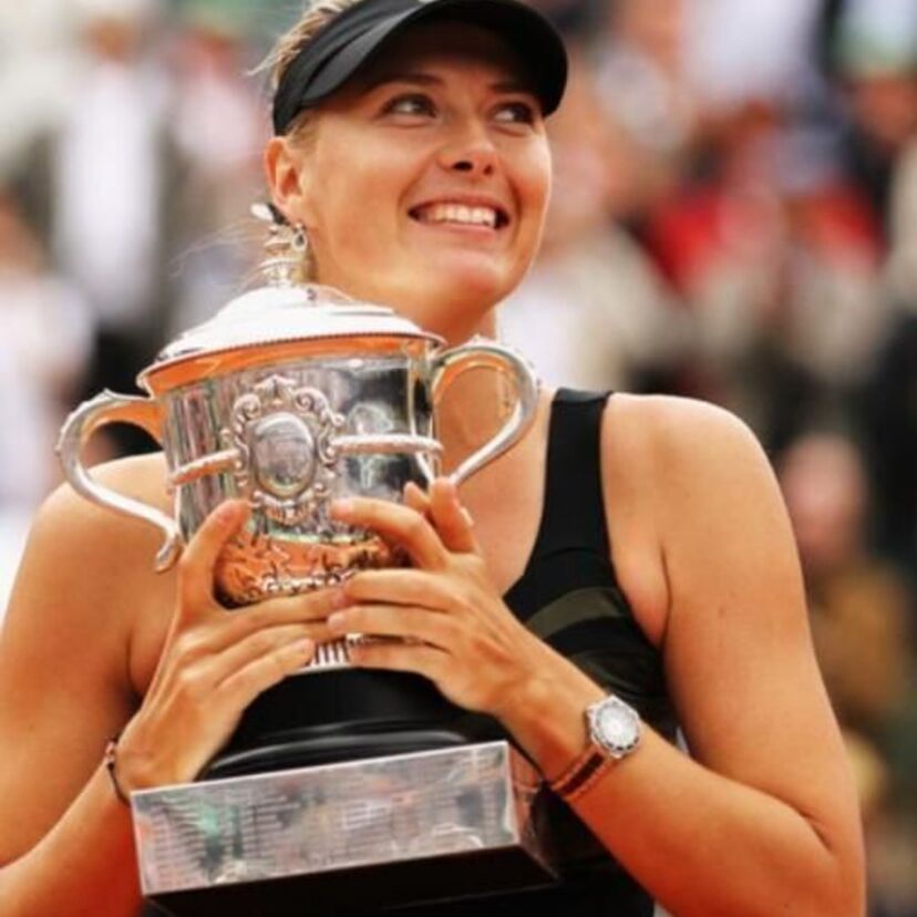 マリア・シャラポワは華やかな容姿とプレースタイルに加えて、4大大会の女子シングルスで生涯グランドスラムを達成した実力も備える美女アスリートの究極