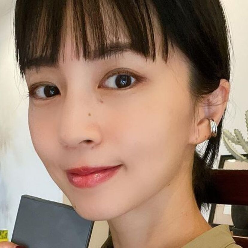 元ミスヤングマガジンの安田美沙子（40）が落ち着きのある新たなヘアスタイルを披露！！