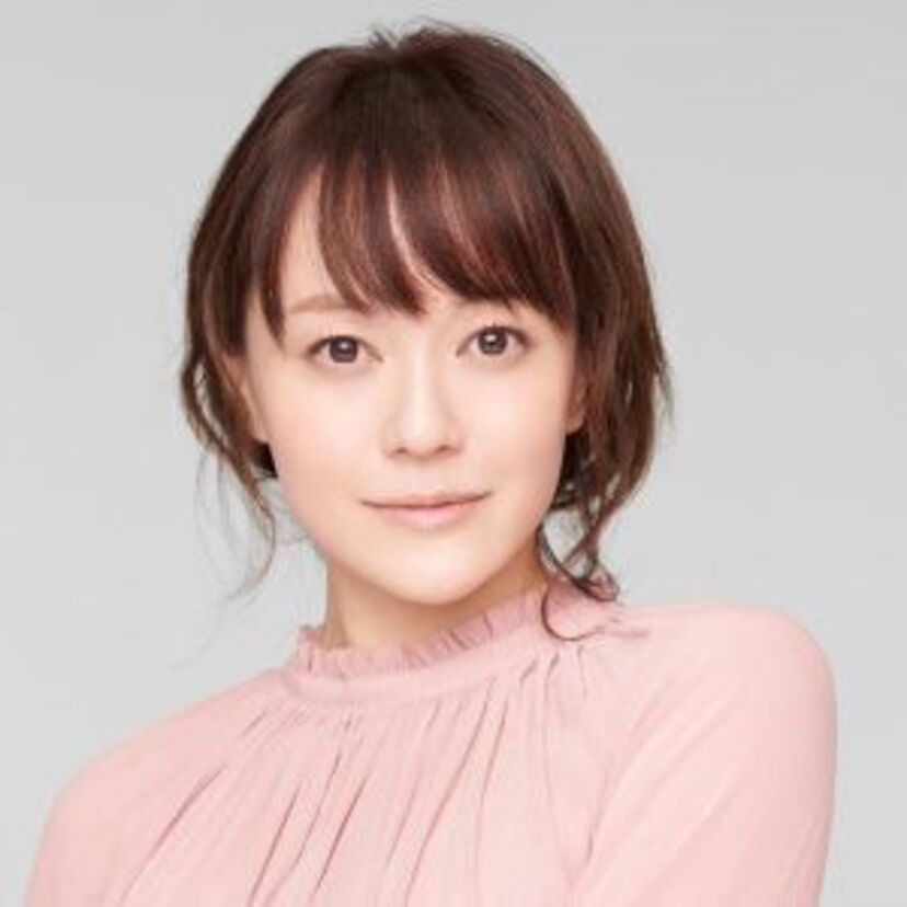 【牧瀬里穂】JR東海X'masエクスプレスのCMで存在感を発揮！かつて披露した乳首ポッチのグラビア写真などエロ要素もピックアップ！