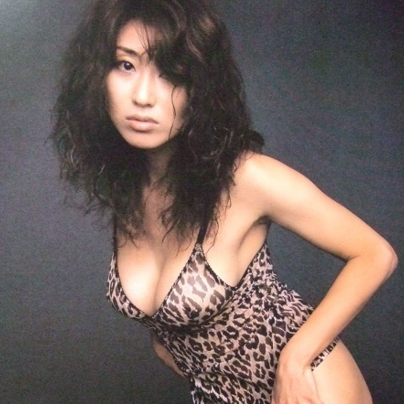 【三瀬真美子】ド迫力の肉感ボディーでシェイプUPガールズとしてご活躍！ゴルフ方面での活動や俳優・細川茂樹との結婚も！