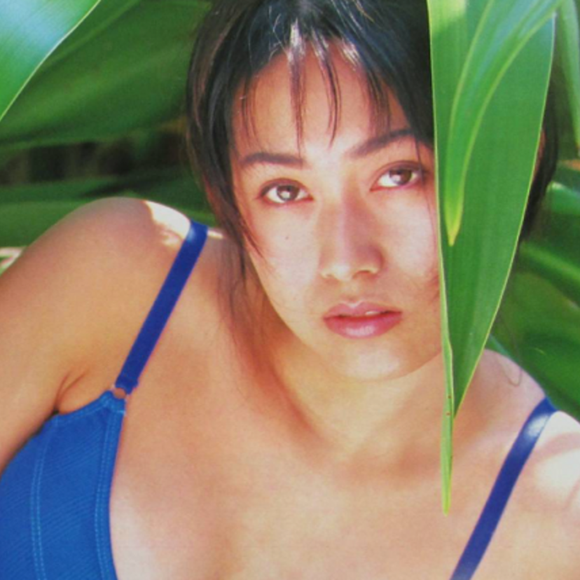 「平成女学園」等の出演で知られるグラビアアイドル『千東茉由』！！