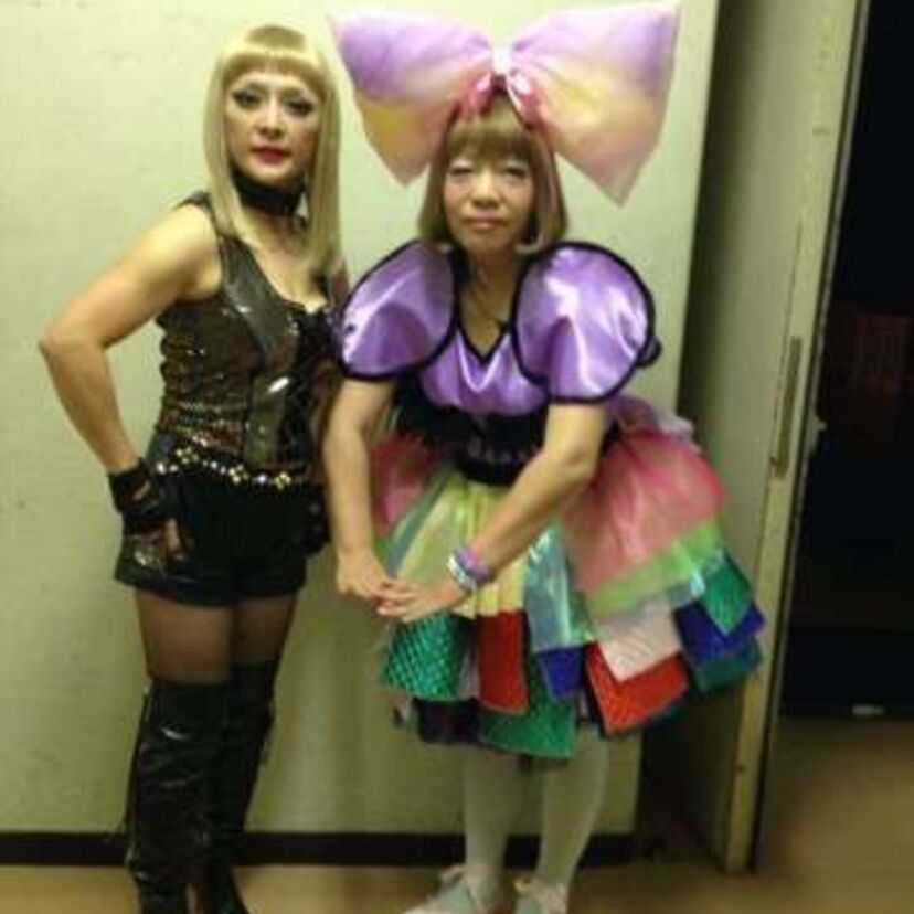 林真理子と仲間たち。熟女たちのコスプレがすごい！