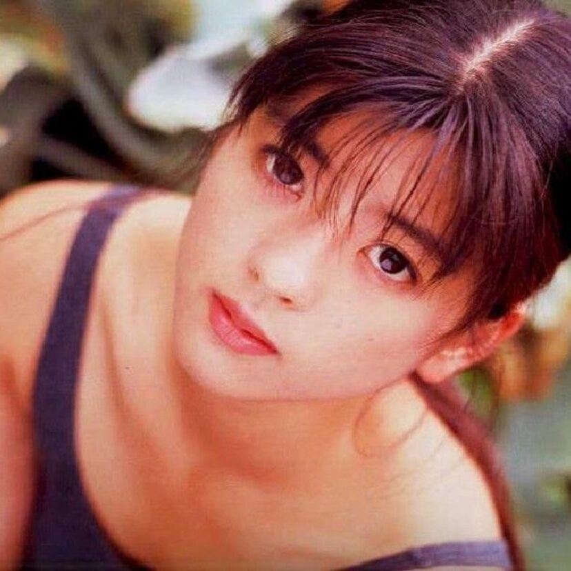 姉・中山美穂を超える美貌？独身美人な中山忍の今。