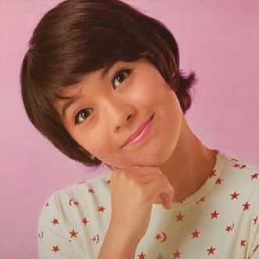 国民的アイドルとして人気を博した18歳の奥さまこと岡崎友紀にクローズアップ！